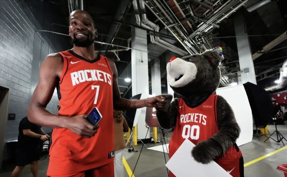 火箭交易成, 知道